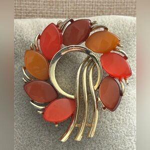 Vintage Lisner Brooch| Orange & Amber Lucite Wreath